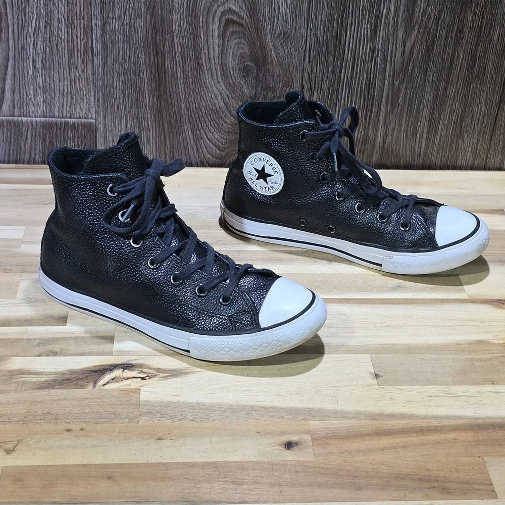 Converse Chuck Taylor All Star High Top Youth Size 2 Black Pebbled Leather Shoes